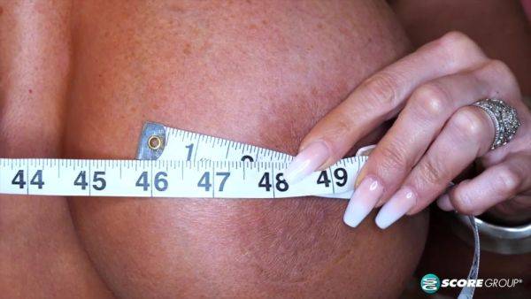 Big MILF Tits - hotmovs.com on freevids.org