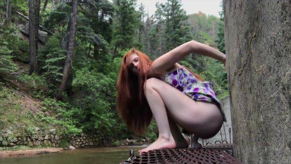 Redhead Real Orgasm On The Nature - hclips.com on freevids.org