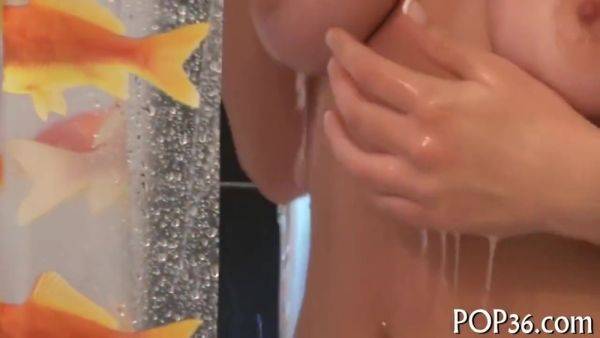 Teen Spreads Lovely Legs - hotmovs.com on freevids.org