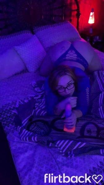 Cock sucking lessons with dildo - hotmovs.com on freevids.org