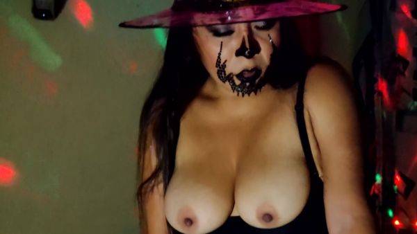 Hot Milf In Free Exclusive Video!! The Witch Is Activated On Halloween - desi-porntube.com - India on freevids.org