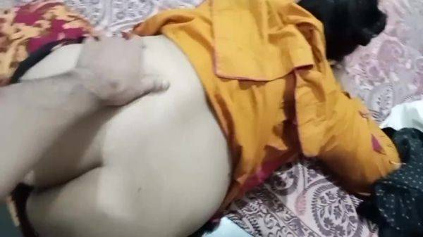 Bhabhi Ka Husband Outdoor Tha To Devar Na Mokay Ka Faida Uthaya Or Bhabhi Ki Chudai Ki - hclips.com - India on freevids.org