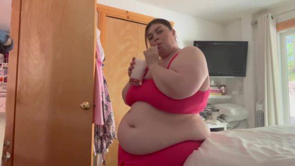 Ssbbw Beautiful Women Eating For Belly Fat Gain #bigbelly - upornia.com on freevids.org