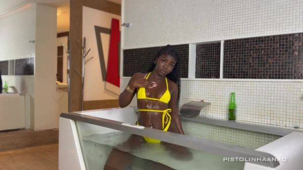 Holly Bombom And Bom Bom - Spa Playtime - hclips.com on freevids.org