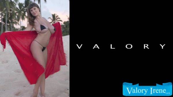 Valory And Chica In The Dr - hotmovs.com on freevids.org