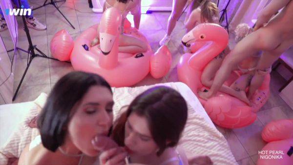 Hot Pearl - I Love to Fuck a Crowd _ Flamingo Orgy4 _ 1 - Amateur - xhand.com on freevids.org