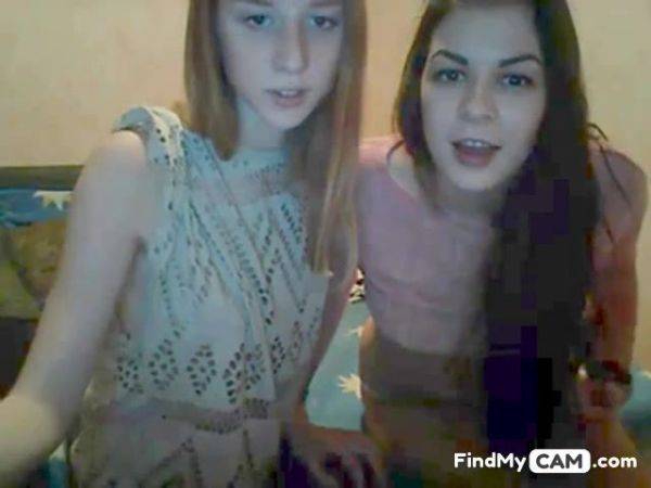 Two Girls kissing on Webcam - xhand.com on freevids.org