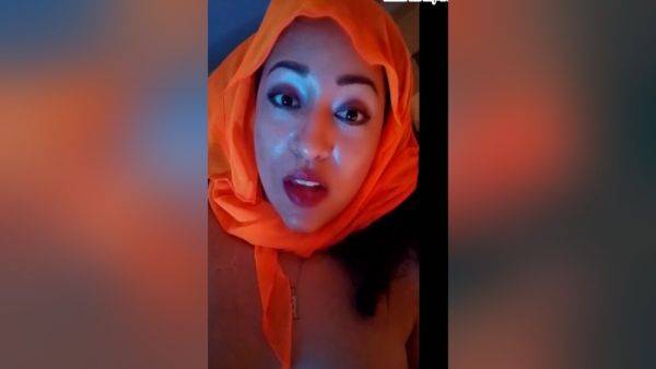 Des Ires In Saturno Squirt The Sexiest Latin Babe, She Is Now An Arab Fortune Teller Who Guesses Your And Uses Her Vagina To Seduce - desi-porntube.com - India on freevids.org