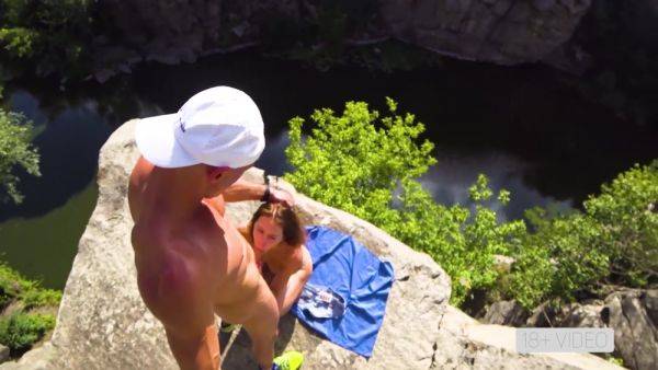 Wild Public Fucking On A High Cliff In Canyon - videomanysex.com - Italy on freevids.org