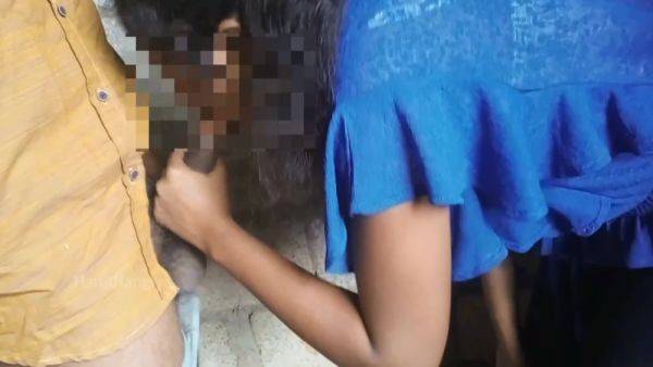 Sri Lankan Outdoor Sex With Hansihotsex - hclips.com - Sri Lanka on freevids.org