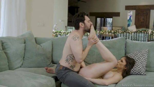 Lexi Luna In Busty Breathtaking Sex Movie - hotmovs.com on freevids.org