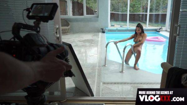 Polly Pons Moans As Her Pussy Gets Pounded - hotmovs.com on freevids.org