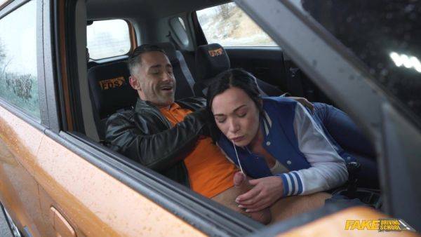 Adriana Rys gives a great head and gets screwed in the car - xtits.com - France on freevids.org