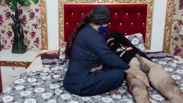 Pakistani Milf Step Mom Seduces And She Wants Hard Fucked With Her Step Son - desi-porntube.com - Pakistan on freevids.org