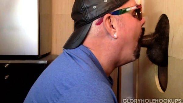 Gray DILF barebacked after gloryhole bj - drtuber.com on freevids.org