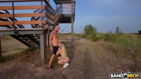 Workouts, Love, And Public Sex With Public Bang And Kourtney Love - hotmovs.com on freevids.org