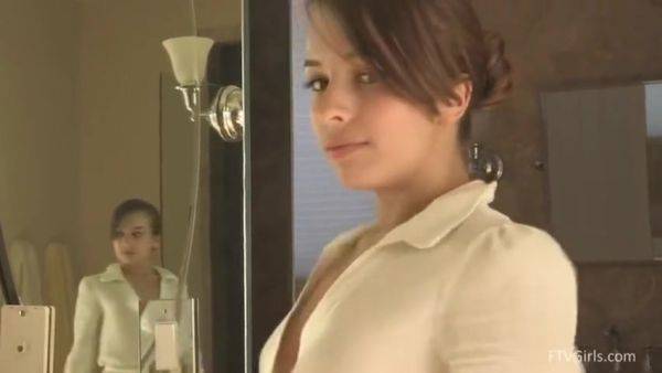 Make Me Classy With Gorgeous Girl And Sophia Sutra - hotmovs.com on freevids.org