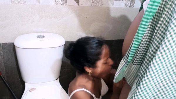 Indian girl sucking dick and bending over to take cock - drtuber.com - India on freevids.org