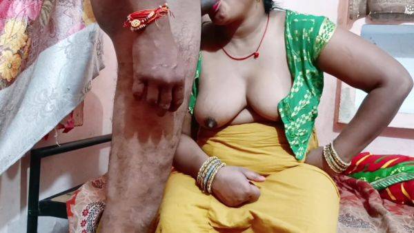 Desi Step Mom Steps Son Bete Ne Apni Ko Choda - desi-porntube.com on freevids.org