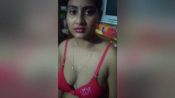 Rajasthani Bahu Desi Stepdaughter Showing Her Big Boobs And Press Stepfather Indian Latina Body Beautiful Night With Simmpi - desi-porntube.com - India on freevids.org