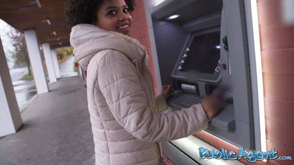 Petite Brazilian girl begs for cash outside and takes big black dick in POV - sexu.com - Brazil on freevids.org