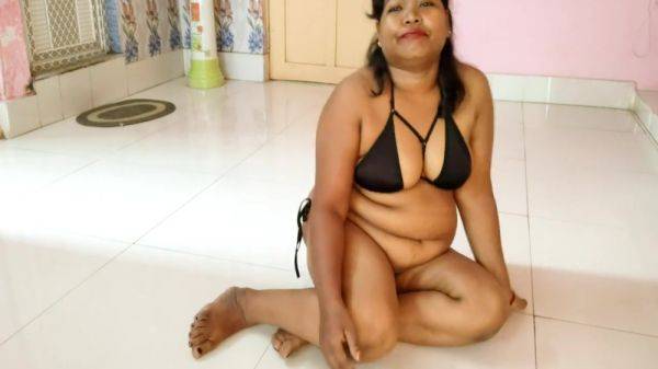 Indian Housewife Sexy Show 30 - hclips.com - India on freevids.org