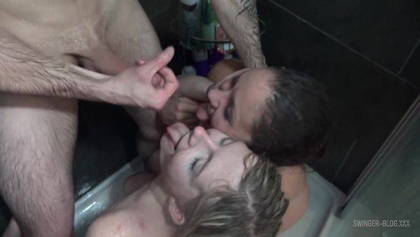 Real Life Amateur Swingers Having A Foursome Orgy - hclips.com on freevids.org