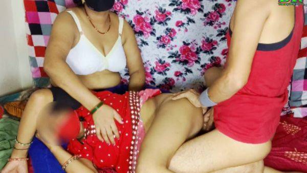 Desi Indian Bhabhi Ki Chhoti Sister Ki Chudai - videohdzog.com - India on freevids.org