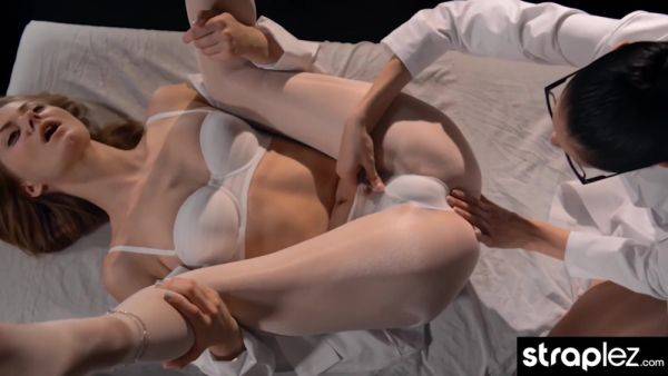 Maria Pie And Strapless Dildo - Her Squirts All Over Her Girlfriends Cute Face - upornia.com on freevids.org