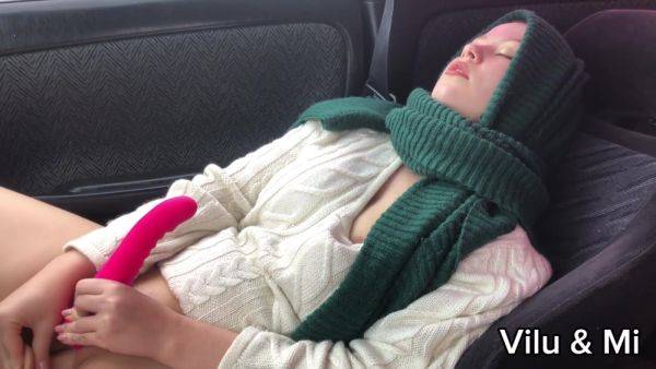 Catch Girl Masturbating In Car And Help Her To Cum - hclips.com on freevids.org