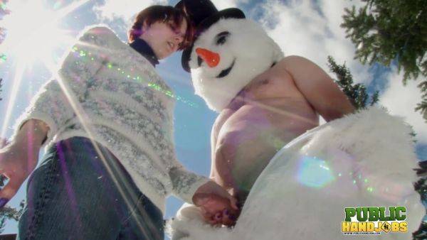 Public Handjobs Brandi de Lafey Strokes A Snowman - txxx.com on freevids.org