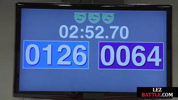 Wrestling lez seduces perverted dyke b4 eating pussy out - txxx.com on freevids.org