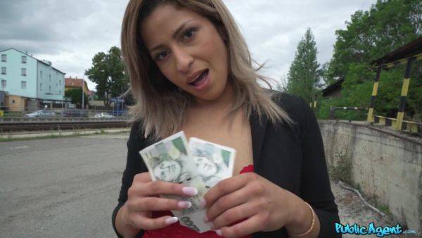 Africa Danger gives up her exotic pussy for some cash - xhand.com on freevids.org