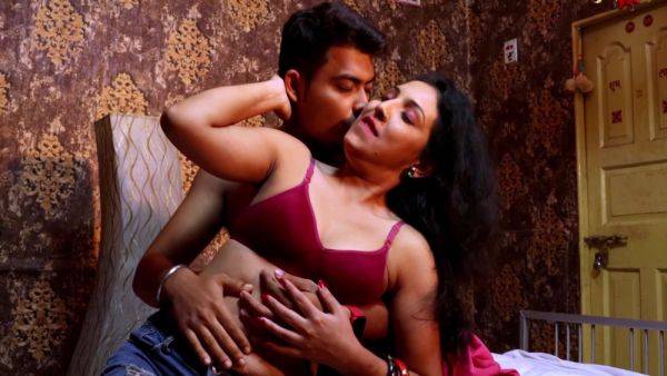 Horny Girlfriend Called Her Boyfriend To Fulfil Her Sexual Desire - hclips.com on freevids.org