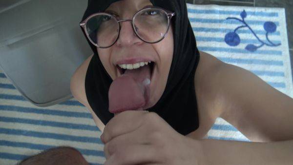 Big Tits Arab Teen Loves Cum In Her Face - desi-porntube.com on freevids.org