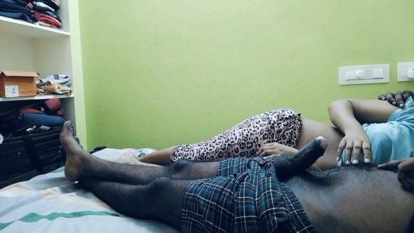 Hot Wife Giving Hand Job - desi-porntube.com on freevids.org