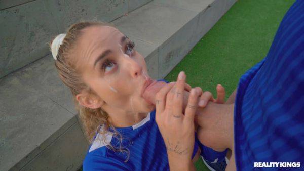 Lovely blonde babe Geishakyd gets fucked outdoors - xhand.com on freevids.org