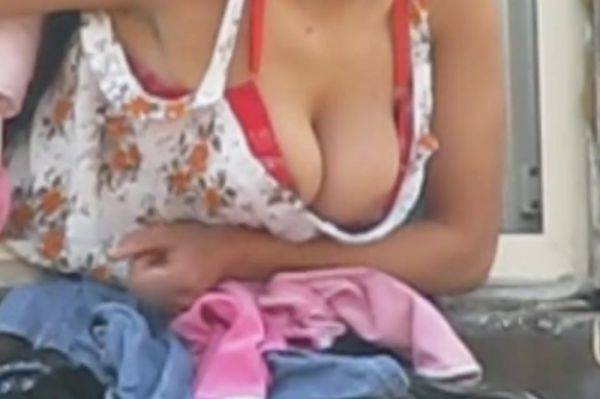 Smokin Downblouse - tubepornclassic.com on freevids.org