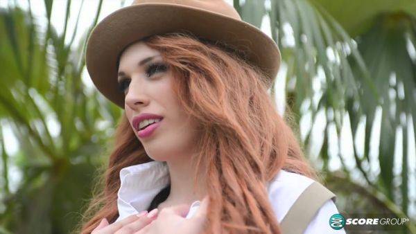 Busty bird-watching - hotmovs.com on freevids.org