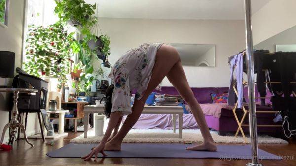 Teen Solo Masturbation With Wet Pussy Close Up - upornia.com on freevids.org