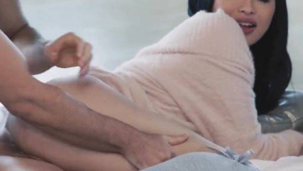 Asian babe climaxes during passionate lovemaking session - upornia.com on freevids.org