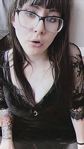 Hottest brunette solo webcam masturbation 2 - drtuber.com on freevids.org