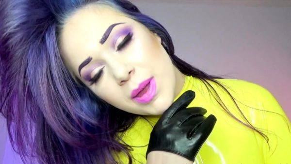 Ass and pussy toying sexy solo babe in close up masturbation - drtuber.com on freevids.org