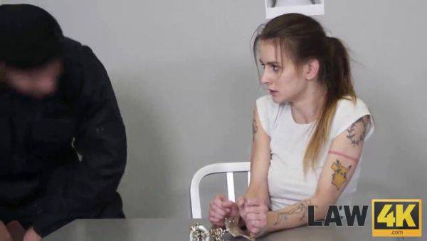 Adele Unicorns gets her tight pussy drilled in the cage for a hair-styling - sexu.com on freevids.org