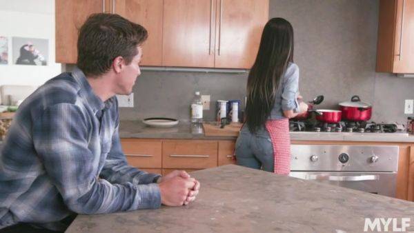 Newsflash - MYLF - hotmovs.com on freevids.org