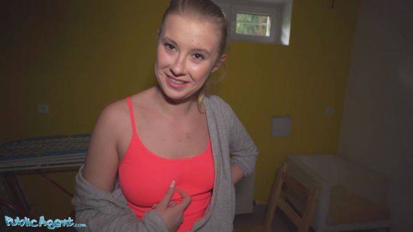 Casey the runner in tight leggings gets fucked hard in public by a big cock - sexu.com on freevids.org