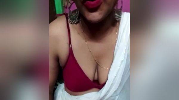 Devar Bhabhi In Bhabhi Ke Boobs Chussoge Dewar Ji Aao Na Chood Lo Muje - desi-porntube.com on freevids.org