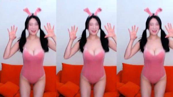 Japanese babes in weird fucking contest with horny Asian men - drtuber.com on freevids.org