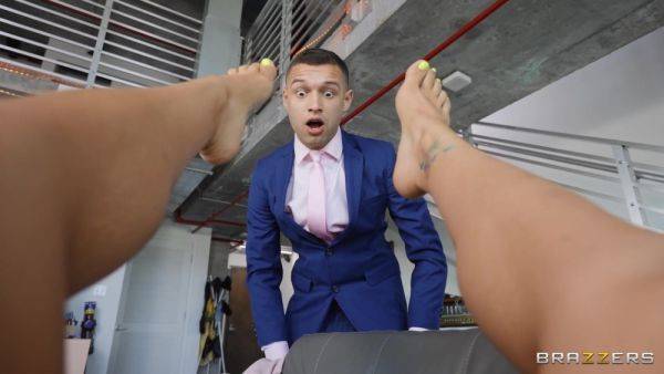 Khloe Kapri and Carmela Clutch getting fucked on the couch - xhand.com on freevids.org