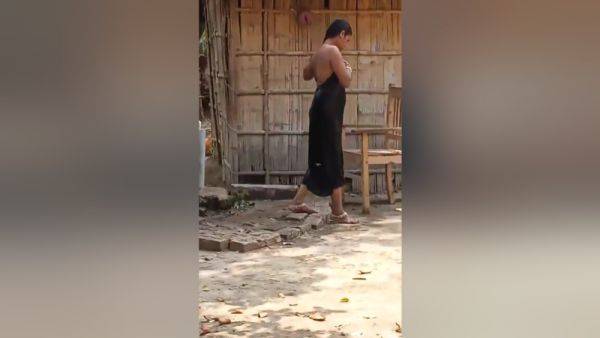 Today Exclusive-village Bhabhi Outdoor Bathing Part 3 - desi-porntube.com on freevids.org